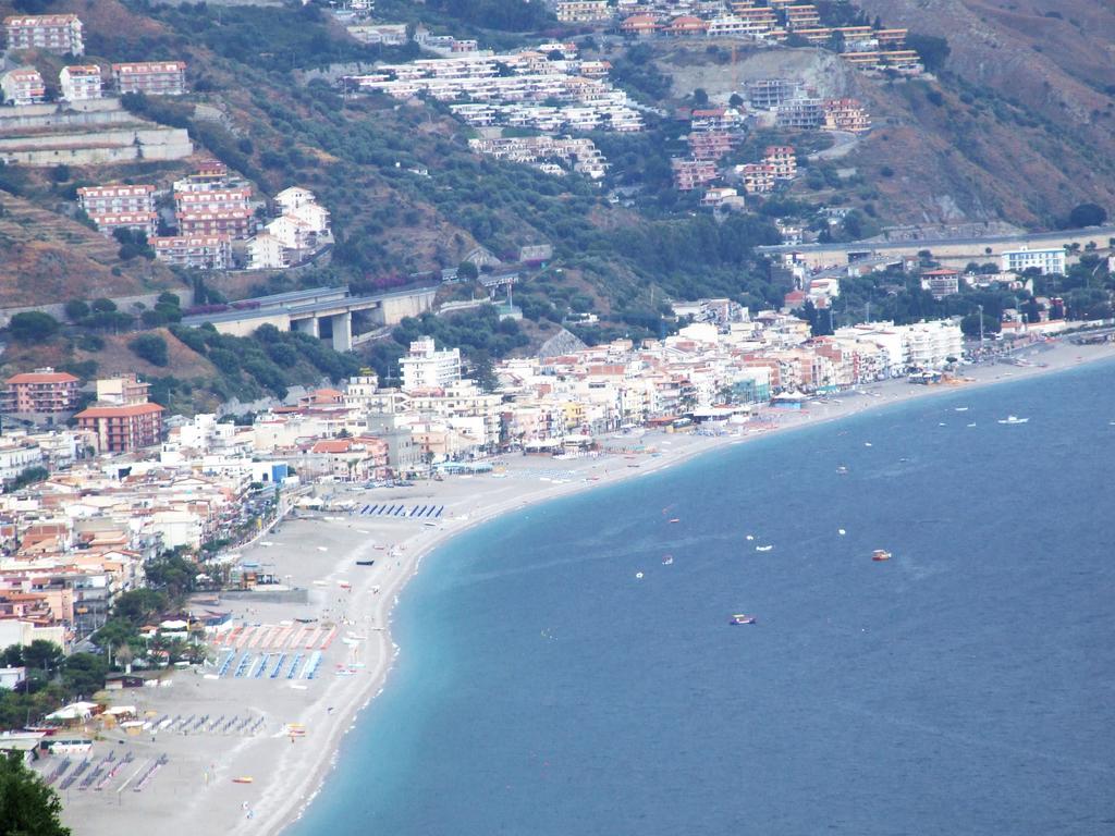 Casa Vacanza Da Rosa Letojanni Bagian luar foto