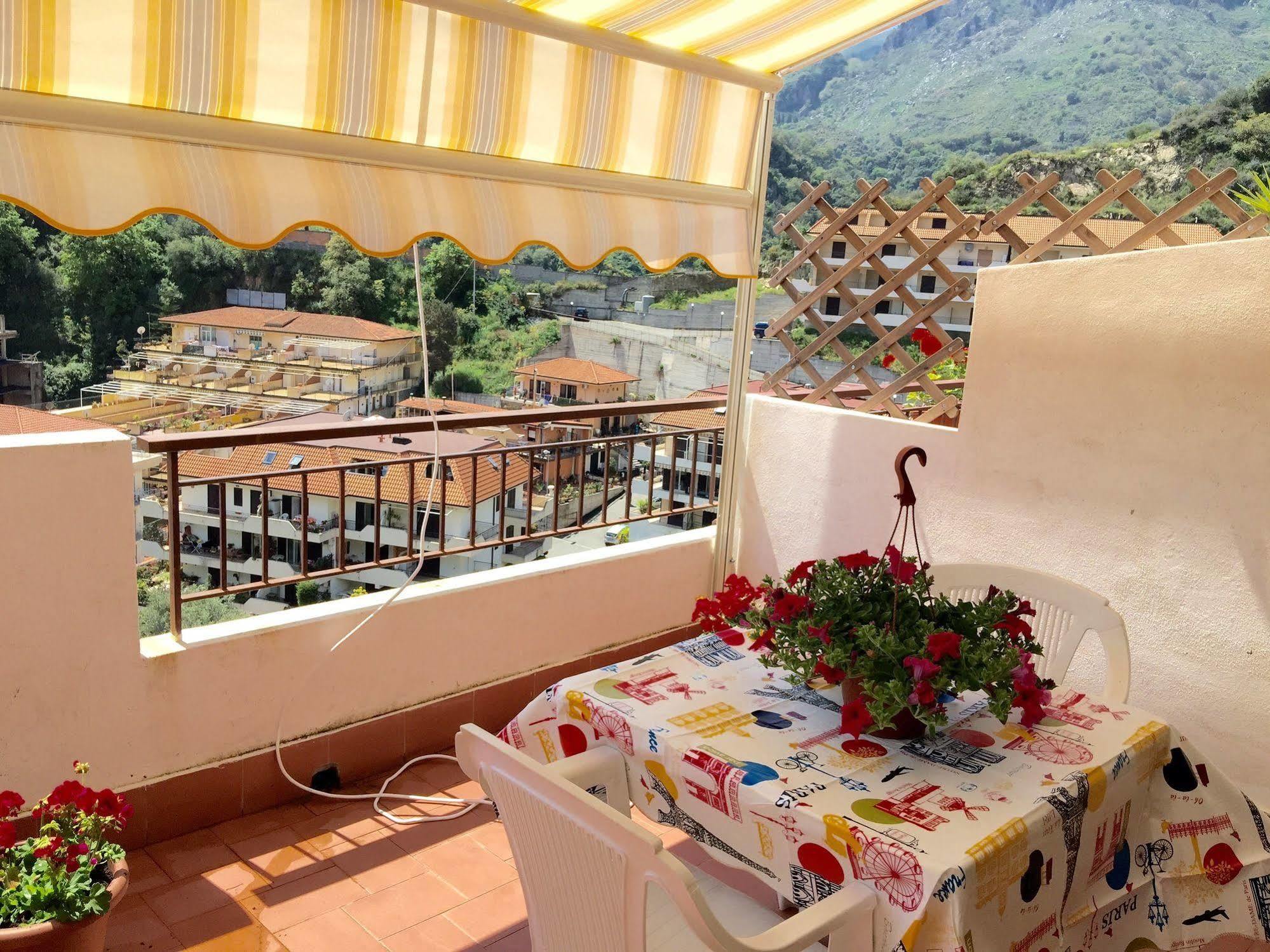 Casa Vacanza Da Rosa Letojanni Bagian luar foto