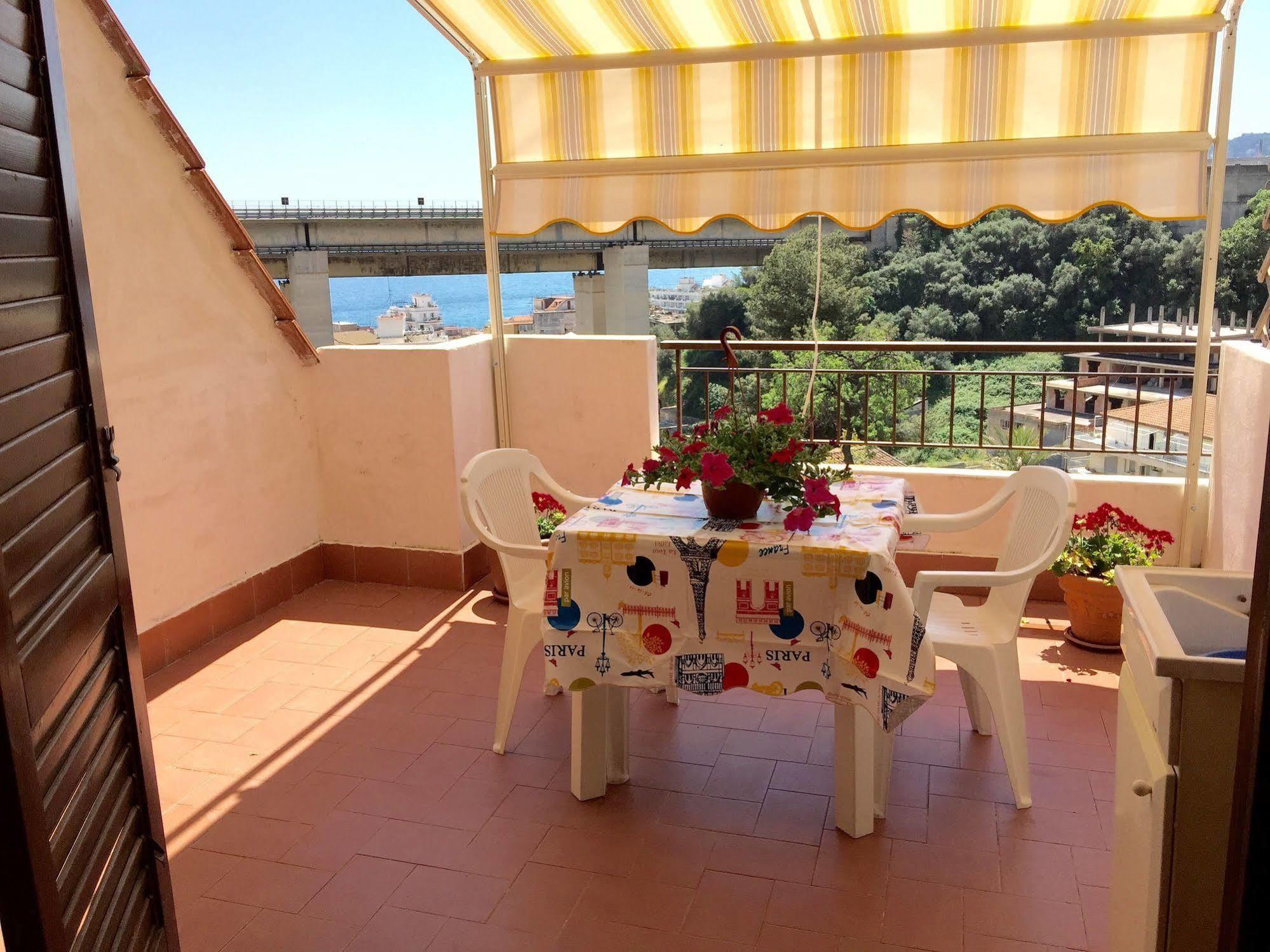 Casa Vacanza Da Rosa Letojanni Bagian luar foto