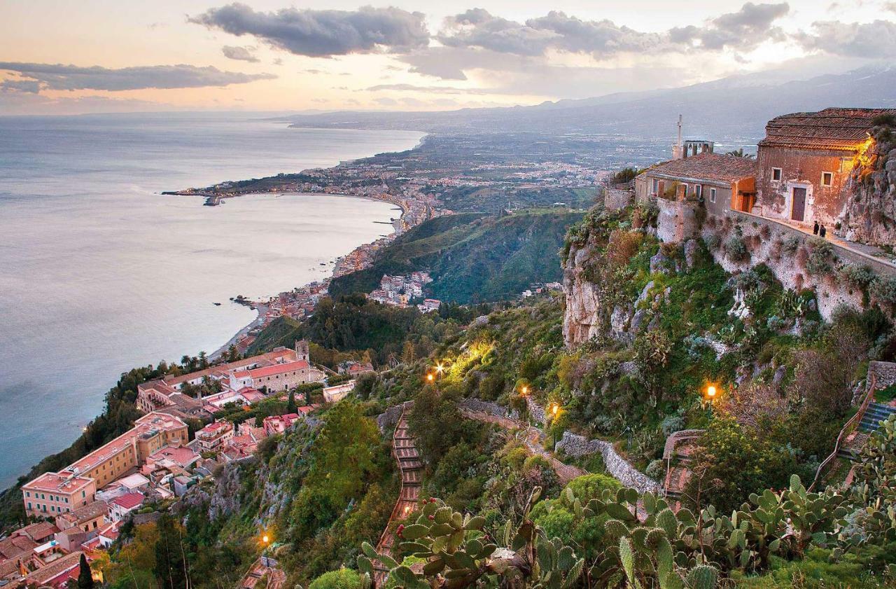 Casa Vacanza Da Rosa Letojanni Bagian luar foto
